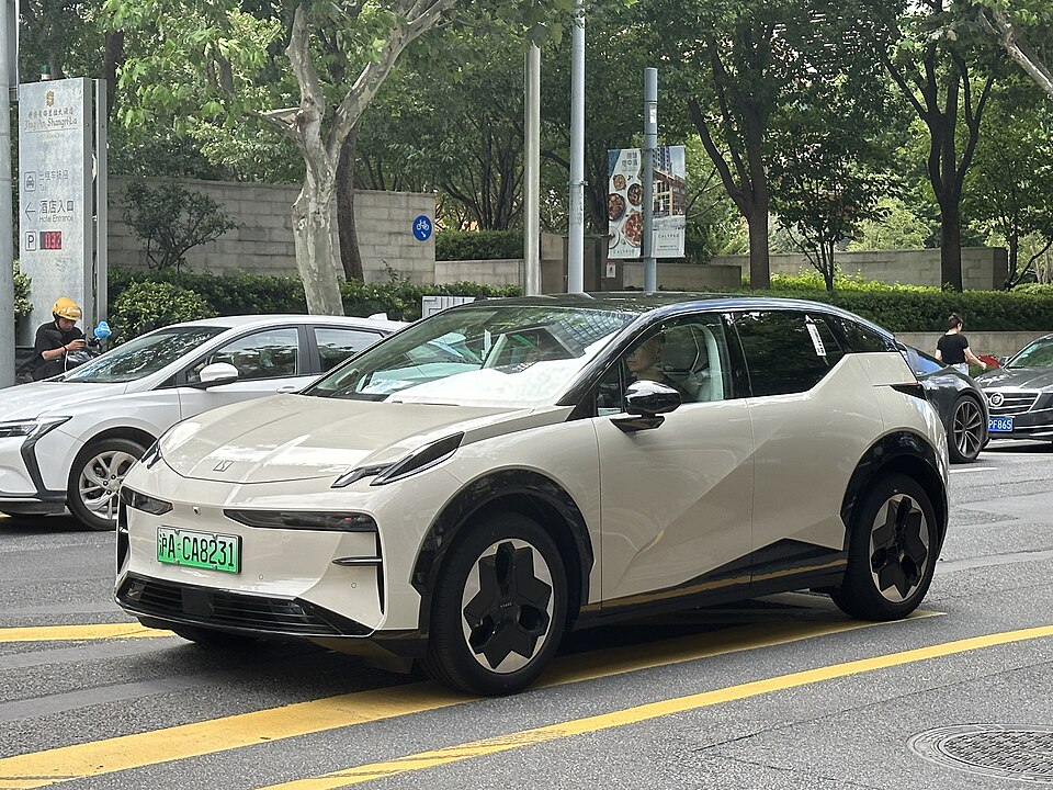 지커 X