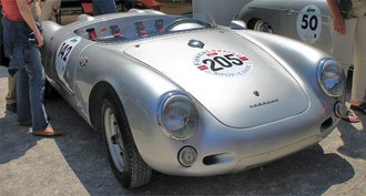 포르쉐 550